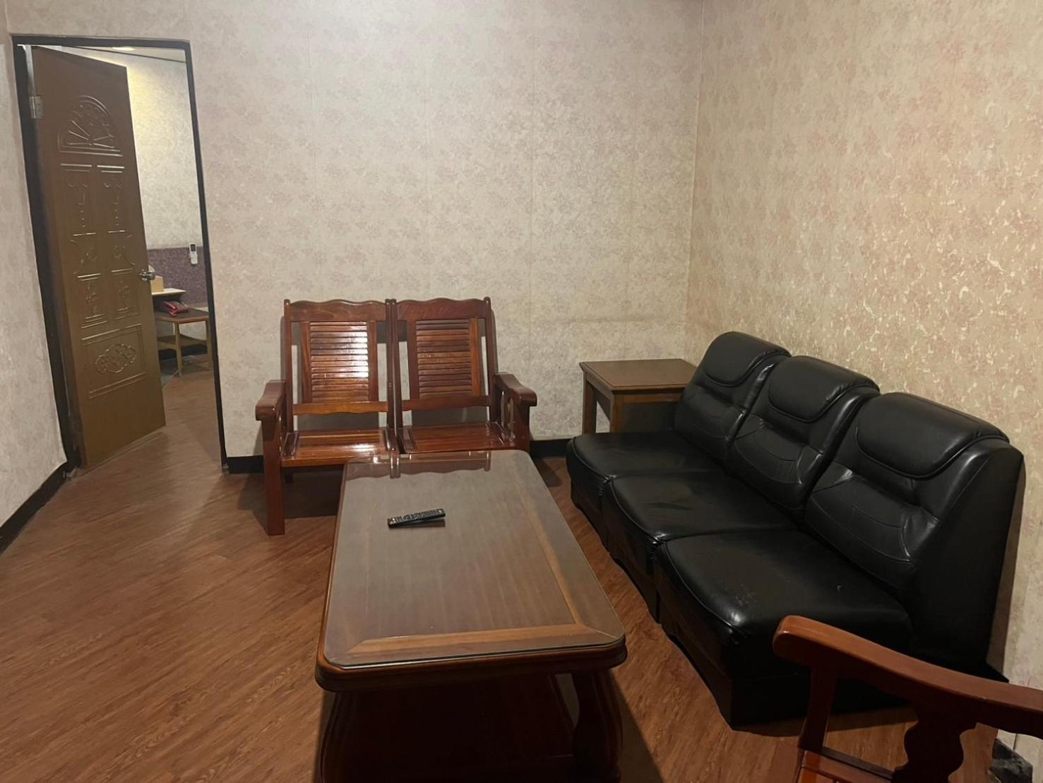 他里霧ta Li Woo Hotel Dounan Екстериор снимка